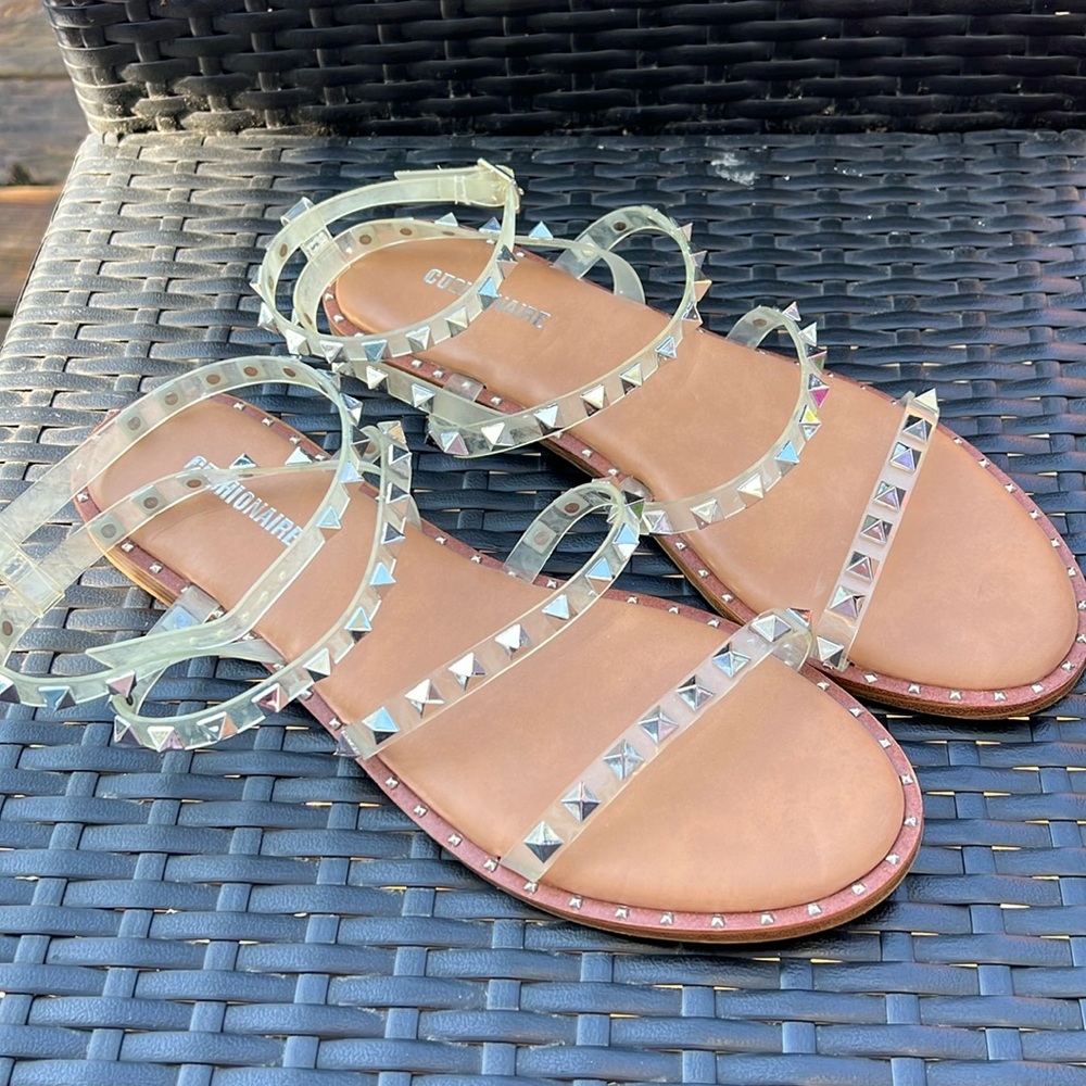 BRAND NEW STUDDED SANDALS 🤎